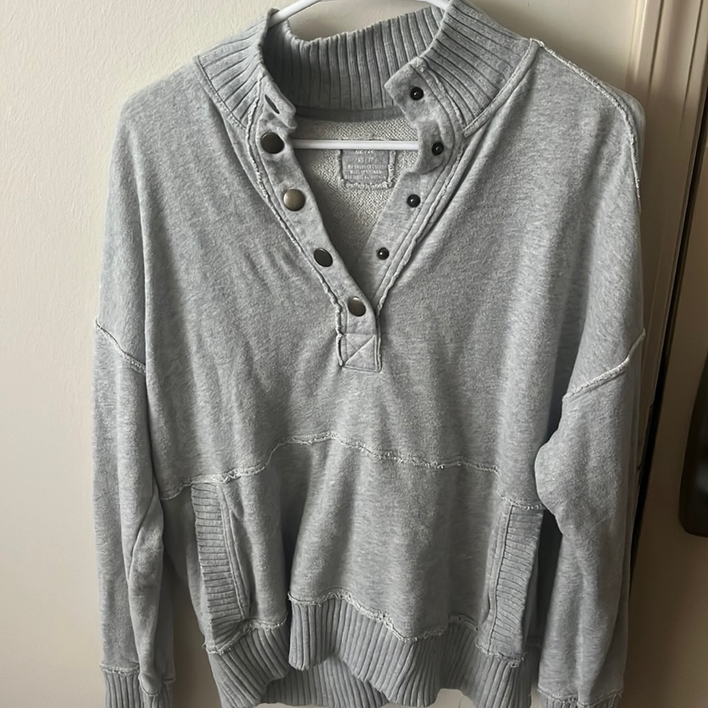 Grey aerie sweatshirt!